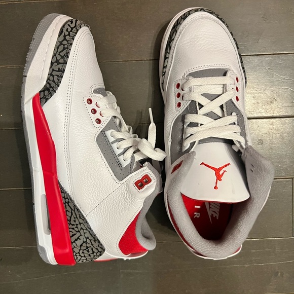 Jordan 3 OG Fire Red 2022 - Picture 3 of 3
